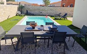 Appart Tout Neuf + Piscine
